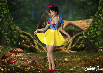 Evilyn 13 Snow White 1 small